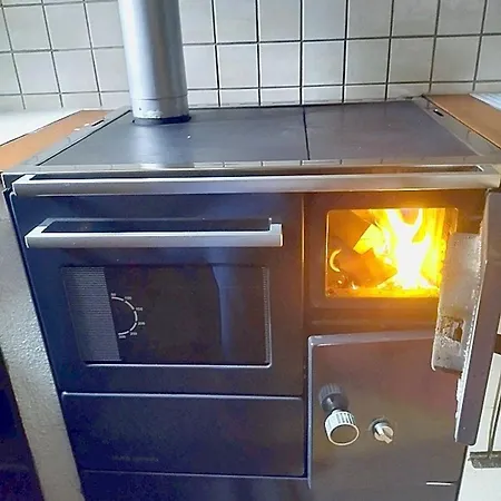 Zetzenberghuette بيت للعطل