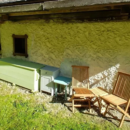 Zetzenberghuette بيت للعطل