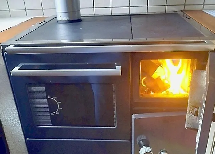 Zetzenberghuette بيت للعطل